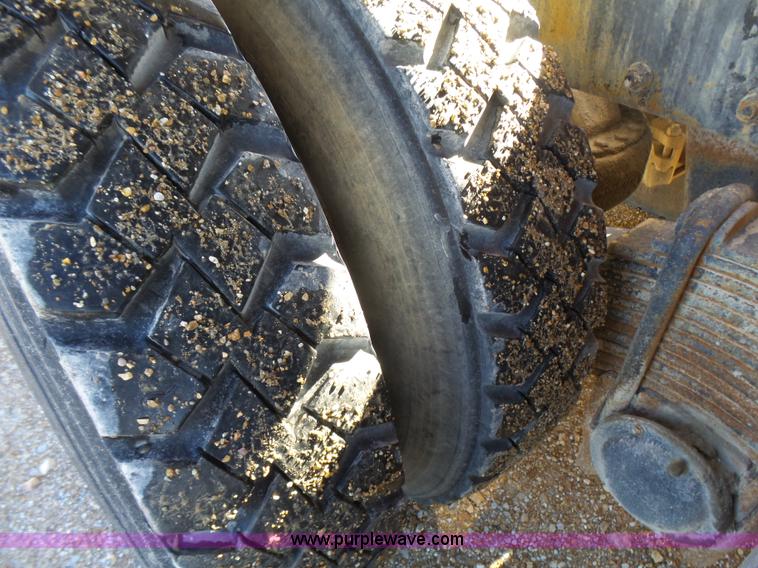 image for item L5495 1998 Mack DM600K mixer truck