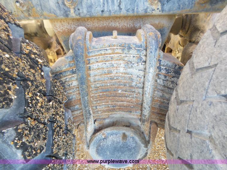 image for item L5495 1998 Mack DM600K mixer truck