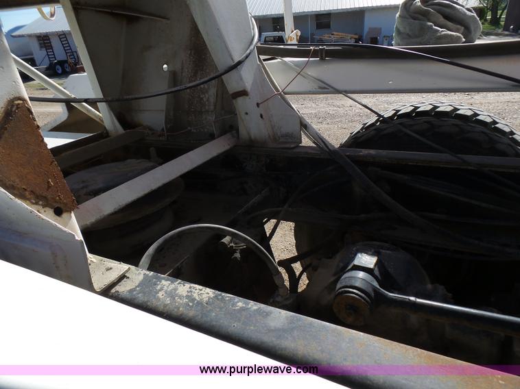 image for item L5495 1998 Mack DM600K mixer truck