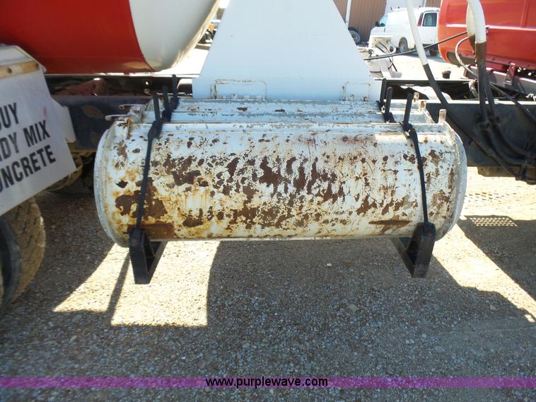 image for item L5495 1998 Mack DM600K mixer truck