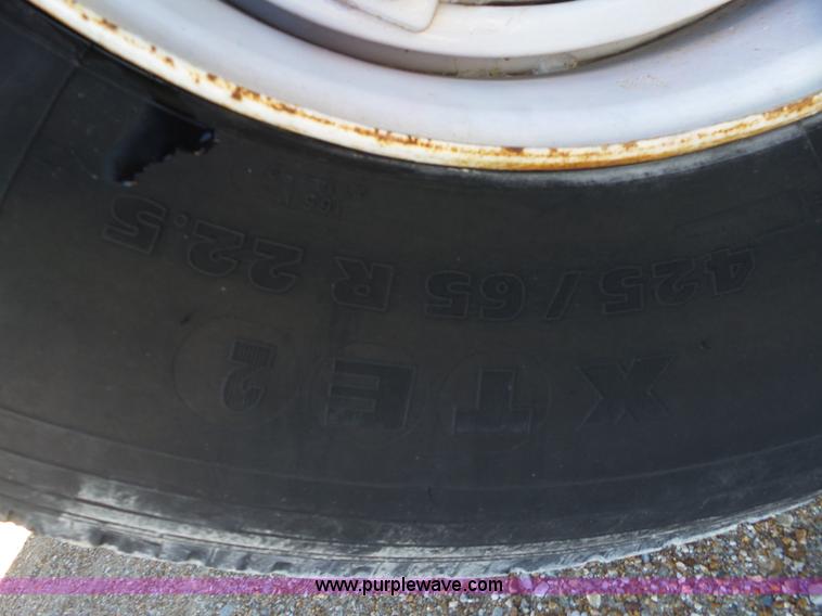 image for item L5495 1998 Mack DM600K mixer truck