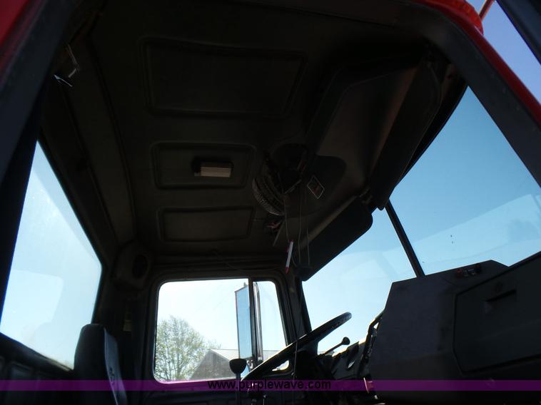 image for item L5495 1998 Mack DM600K mixer truck