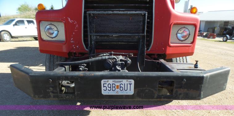 image for item L5495 1998 Mack DM600K mixer truck