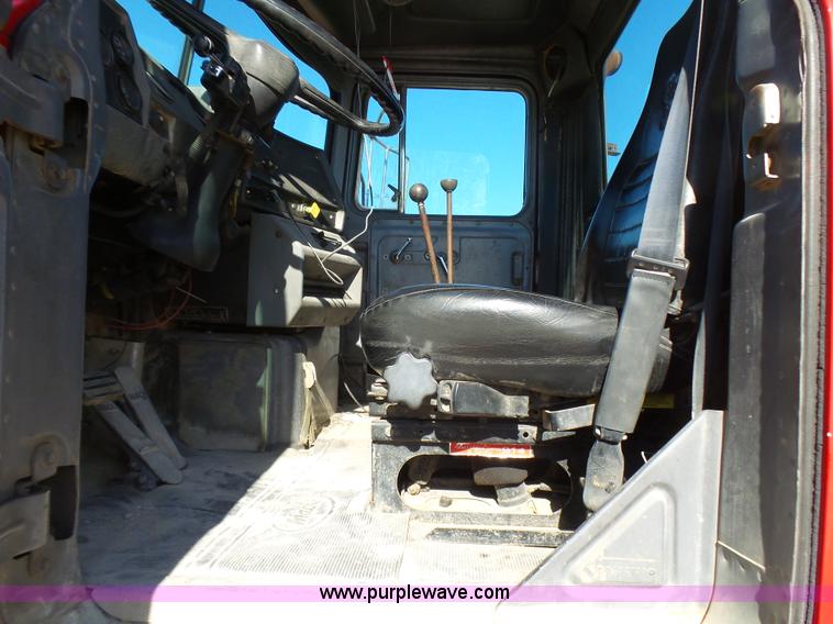 image for item L5495 1998 Mack DM600K mixer truck