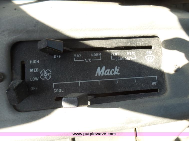 image for item L5495 1998 Mack DM600K mixer truck