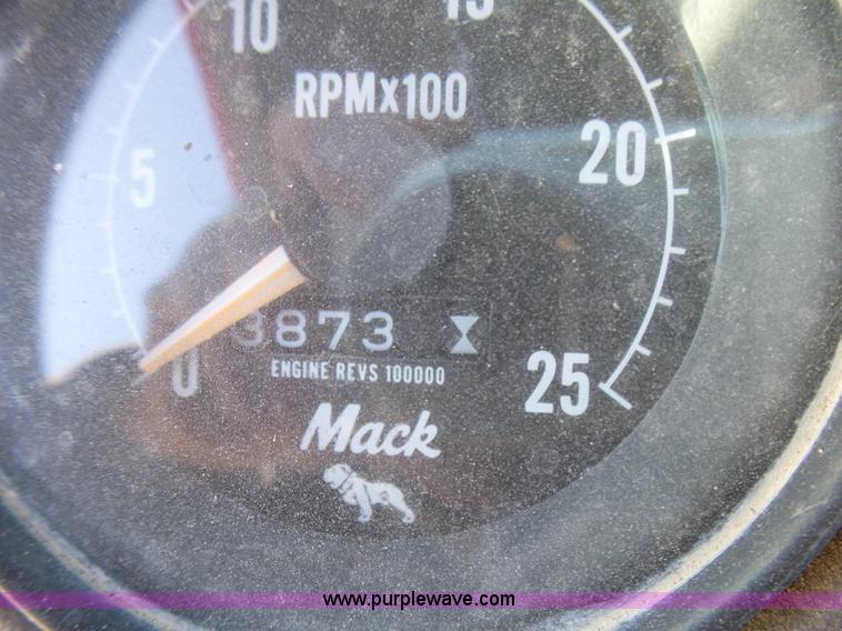 image for item L5495 1998 Mack DM600K mixer truck