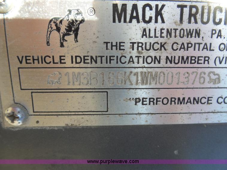 image for item L5495 1998 Mack DM600K mixer truck