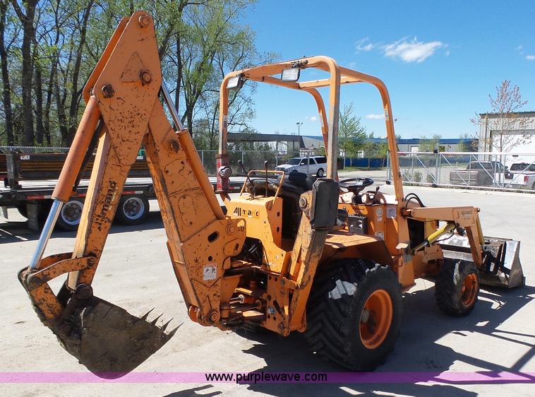 Allmand TLB425ESL backhoe in Des Moines, IA Item L5652 sold Purple Wave