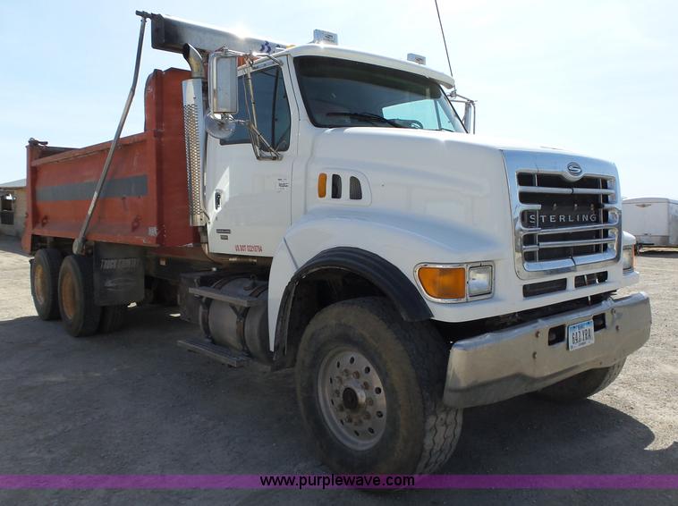 image for item L5699 2005 Sterling L8500 dump truck