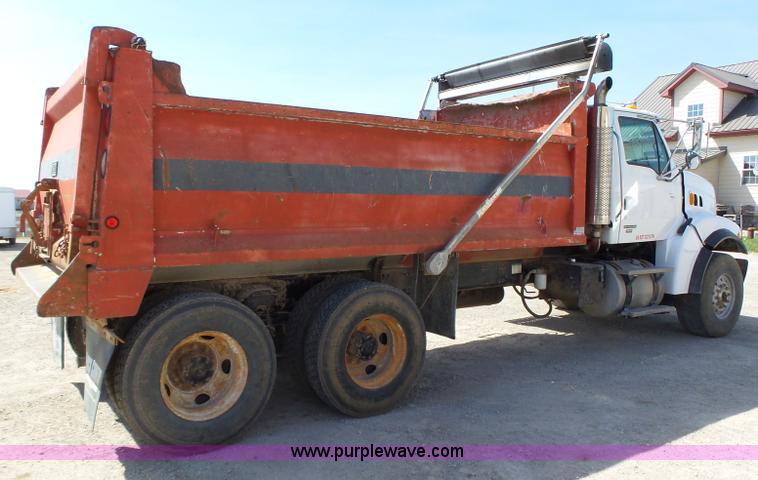 image for item L5699 2005 Sterling L8500 dump truck