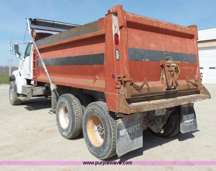 image for item L5699 2005 Sterling L8500 dump truck