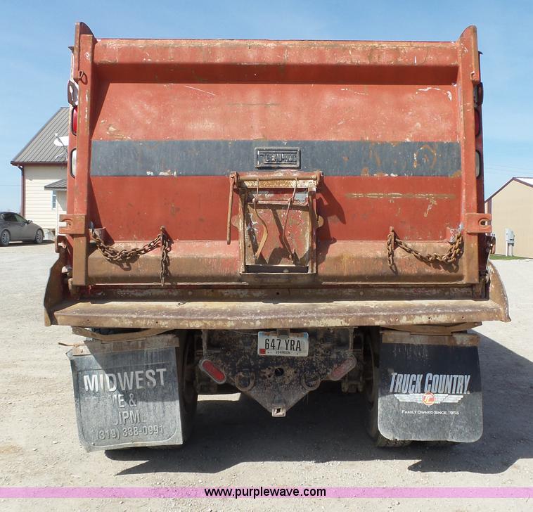 image for item L5699 2005 Sterling L8500 dump truck