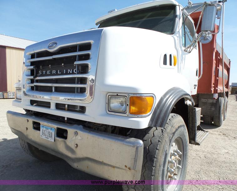 image for item L5699 2005 Sterling L8500 dump truck