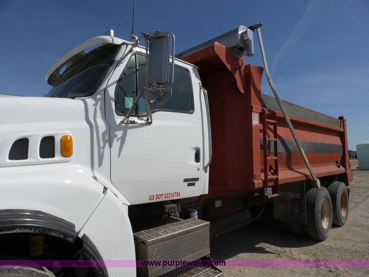 image for item L5699 2005 Sterling L8500 dump truck