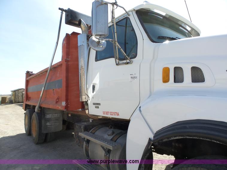 image for item L5699 2005 Sterling L8500 dump truck
