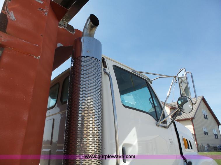 image for item L5699 2005 Sterling L8500 dump truck