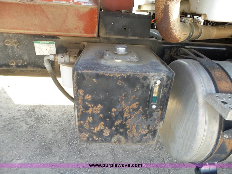 image for item L5699 2005 Sterling L8500 dump truck