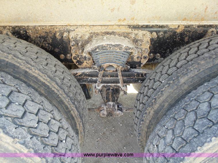 image for item L5699 2005 Sterling L8500 dump truck