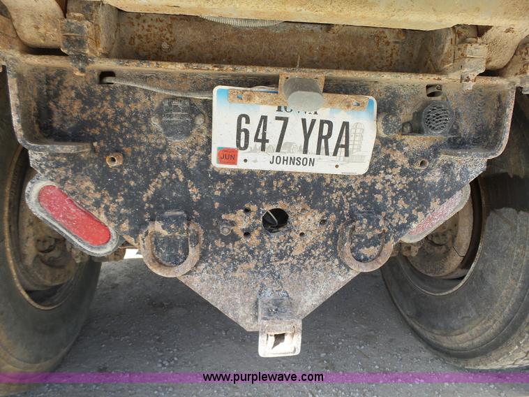 image for item L5699 2005 Sterling L8500 dump truck