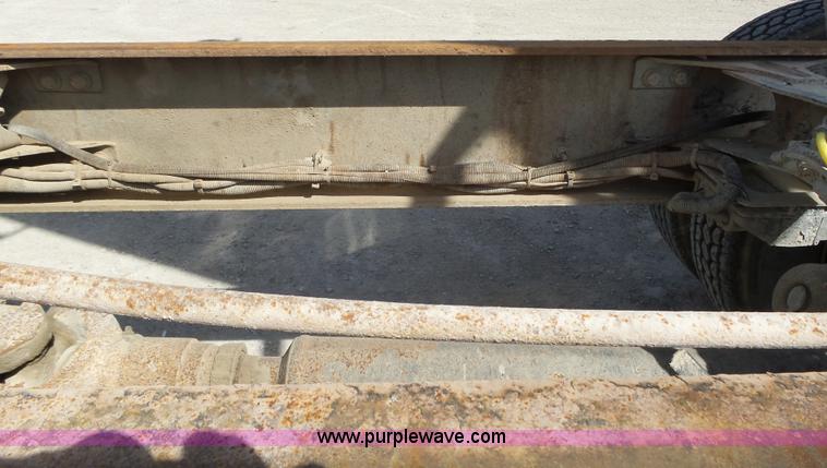 image for item L5699 2005 Sterling L8500 dump truck