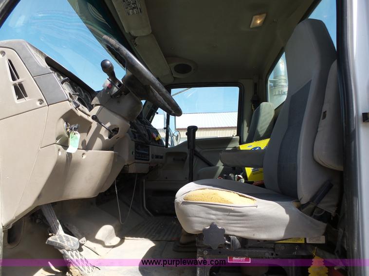 image for item L5699 2005 Sterling L8500 dump truck