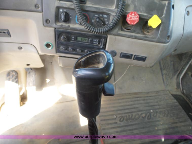 image for item L5699 2005 Sterling L8500 dump truck