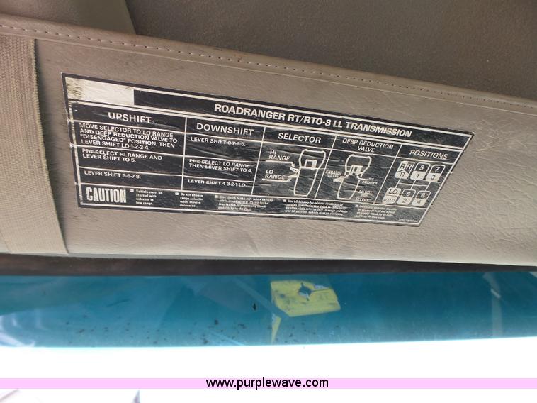 image for item L5699 2005 Sterling L8500 dump truck