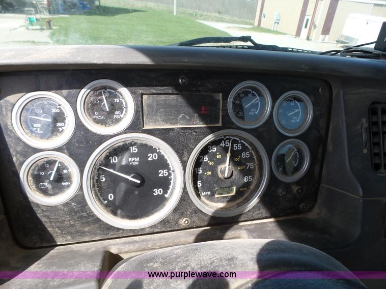 image for item L5699 2005 Sterling L8500 dump truck