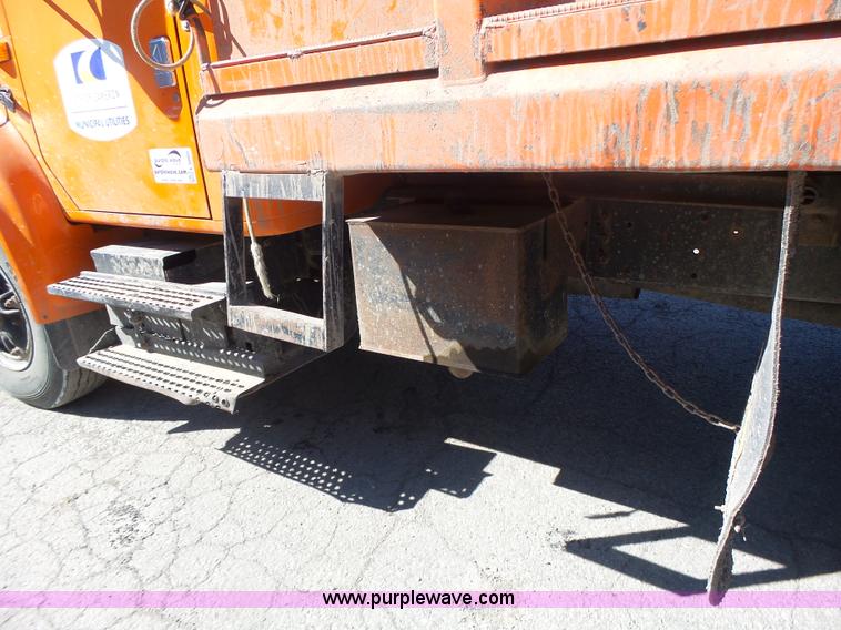 image for item L6005 1993 International 4900 dump truck