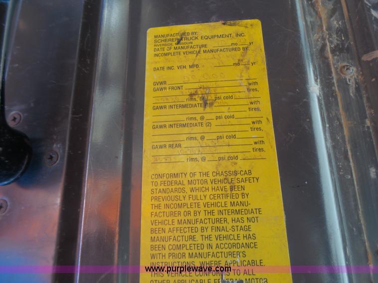 image for item L6005 1993 International 4900 dump truck