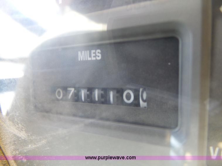 image for item L6005 1993 International 4900 dump truck