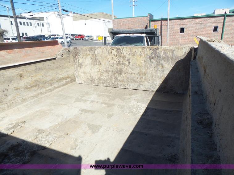 image for item L6005 1993 International 4900 dump truck