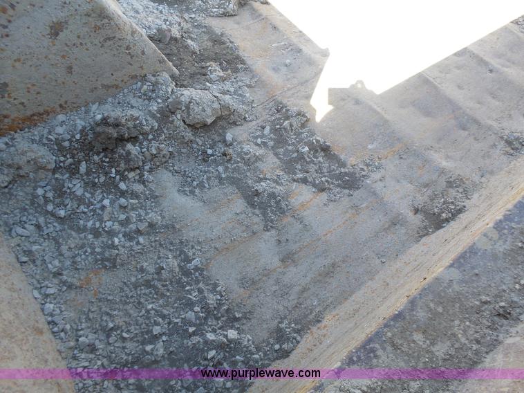 image for item L6005 1993 International 4900 dump truck