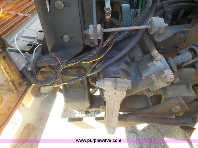 image for item L6005 1993 International 4900 dump truck