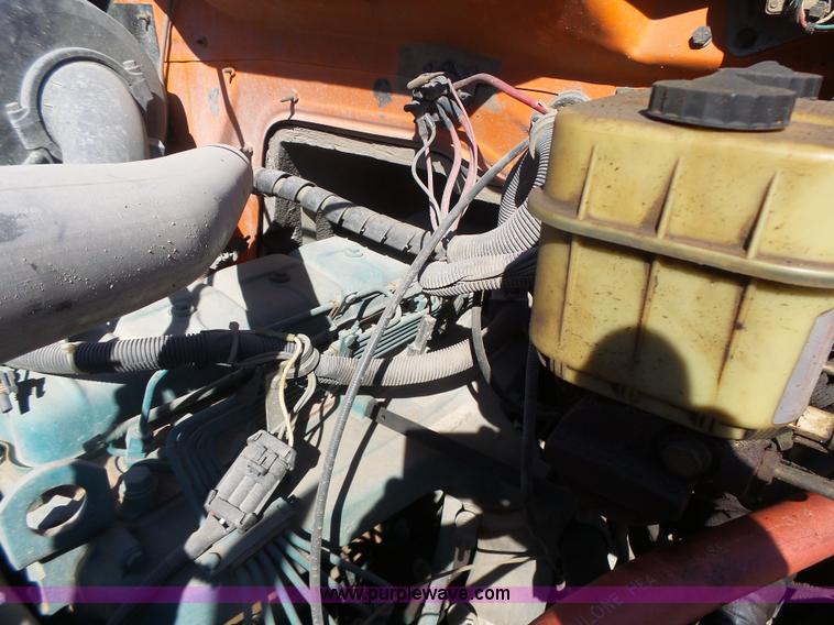 image for item L6005 1993 International 4900 dump truck