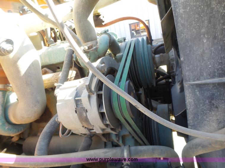 image for item L6005 1993 International 4900 dump truck