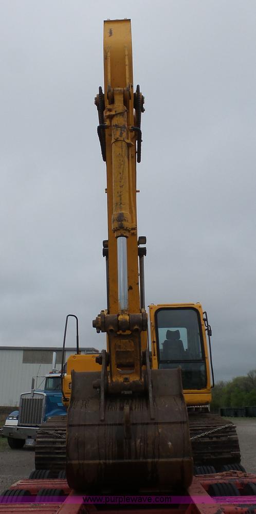 image for item L6328 2005 Hyundai Robex 210LC-7 excavator