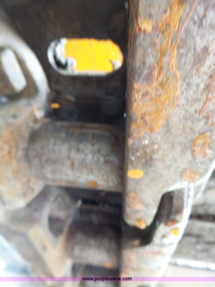 image for item L6328 2005 Hyundai Robex 210LC-7 excavator