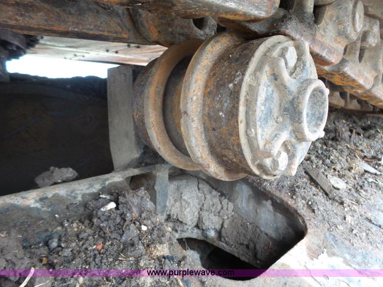 image for item L6328 2005 Hyundai Robex 210LC-7 excavator