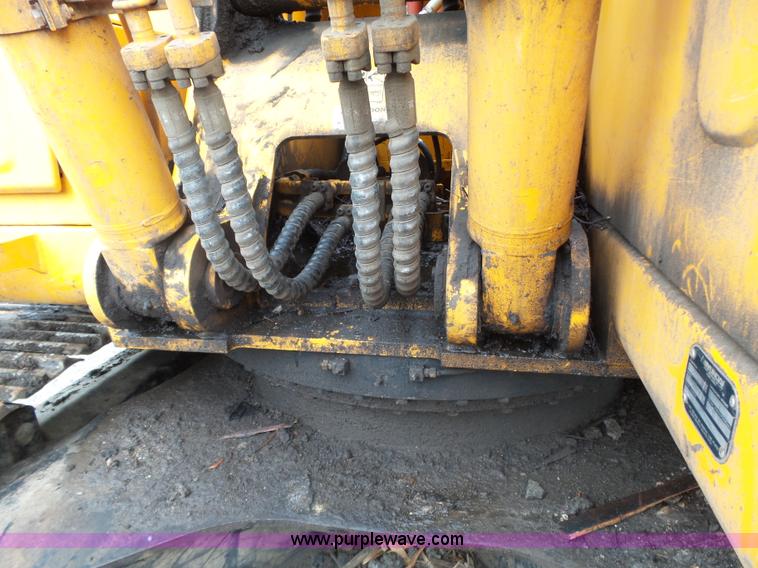 image for item L6328 2005 Hyundai Robex 210LC-7 excavator