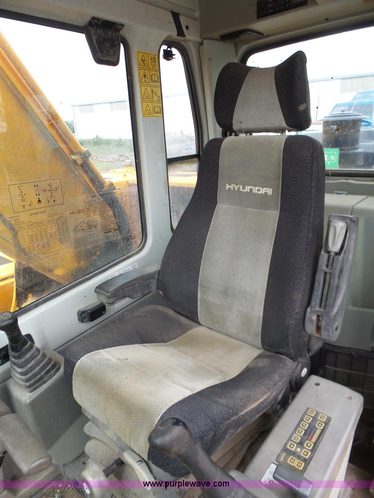 image for item L6328 2005 Hyundai Robex 210LC-7 excavator