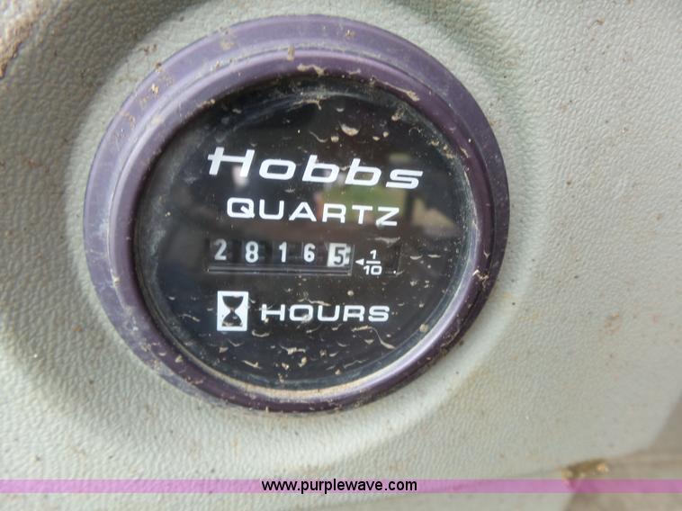 image for item L6328 2005 Hyundai Robex 210LC-7 excavator