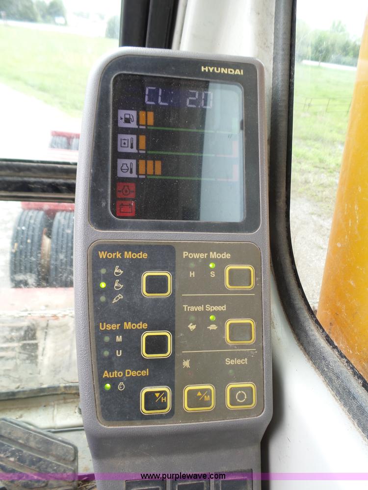 image for item L6328 2005 Hyundai Robex 210LC-7 excavator