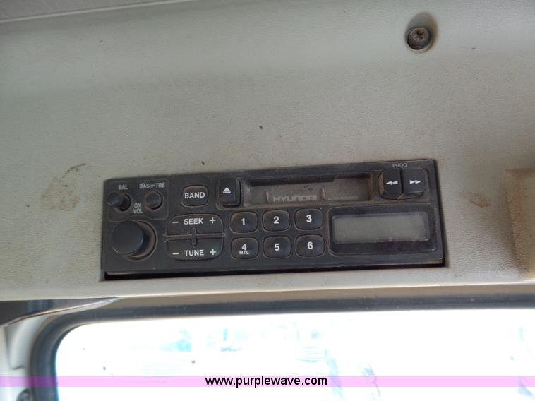 image for item L6328 2005 Hyundai Robex 210LC-7 excavator