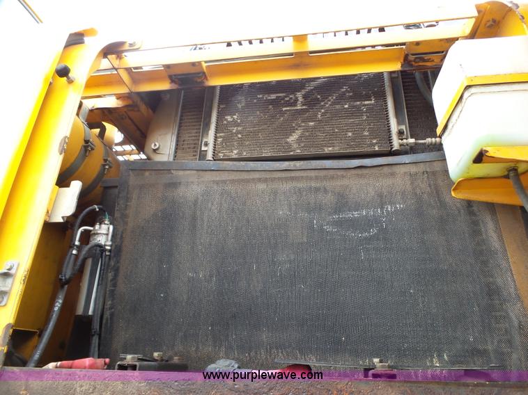 image for item L6328 2005 Hyundai Robex 210LC-7 excavator