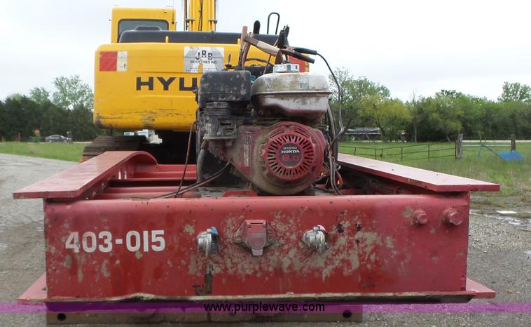 image for item L6329 1998 Kalyn Siebert KSHRG-3-50T-A lowboy equipment trailer