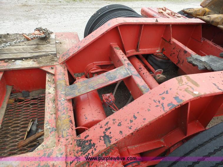image for item L6329 1998 Kalyn Siebert KSHRG-3-50T-A lowboy equipment trailer