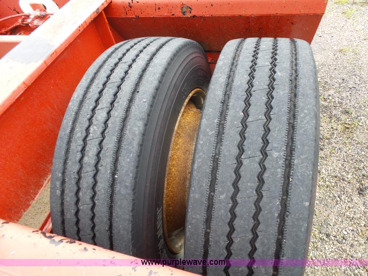 image for item L6329 1998 Kalyn Siebert KSHRG-3-50T-A lowboy equipment trailer