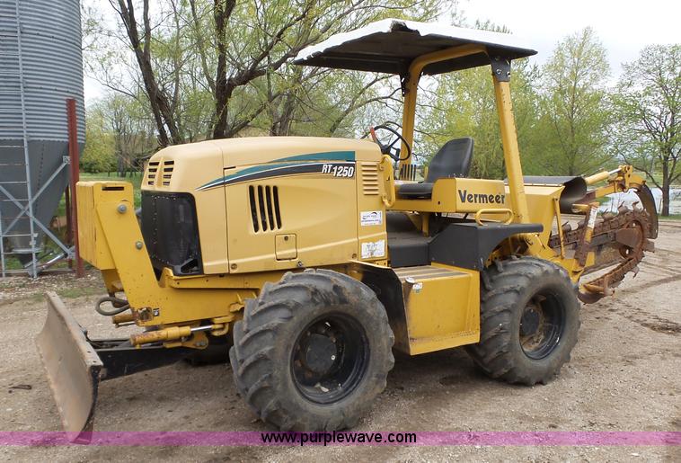image for item L6330 2006 Vermeer RT1250 trencher