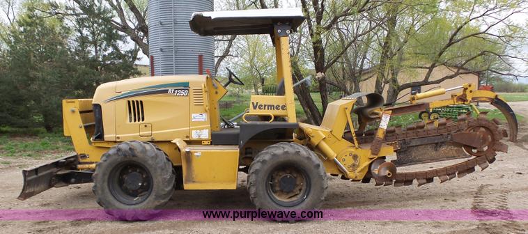 image for item L6330 2006 Vermeer RT1250 trencher